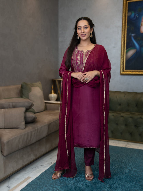 AAHELI NAYANA KURTA-PANTS & DUPATTA SET AAHELI NAYANA KURTA-PANTS & DUPATTA SET